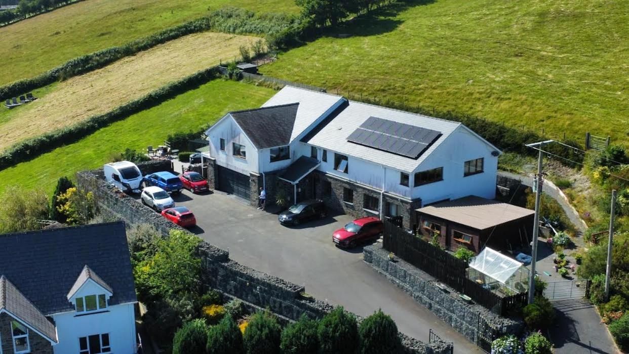 Bed and Breakfast Y Grange Llanfihangel-y-Creuddyn Esterno foto
