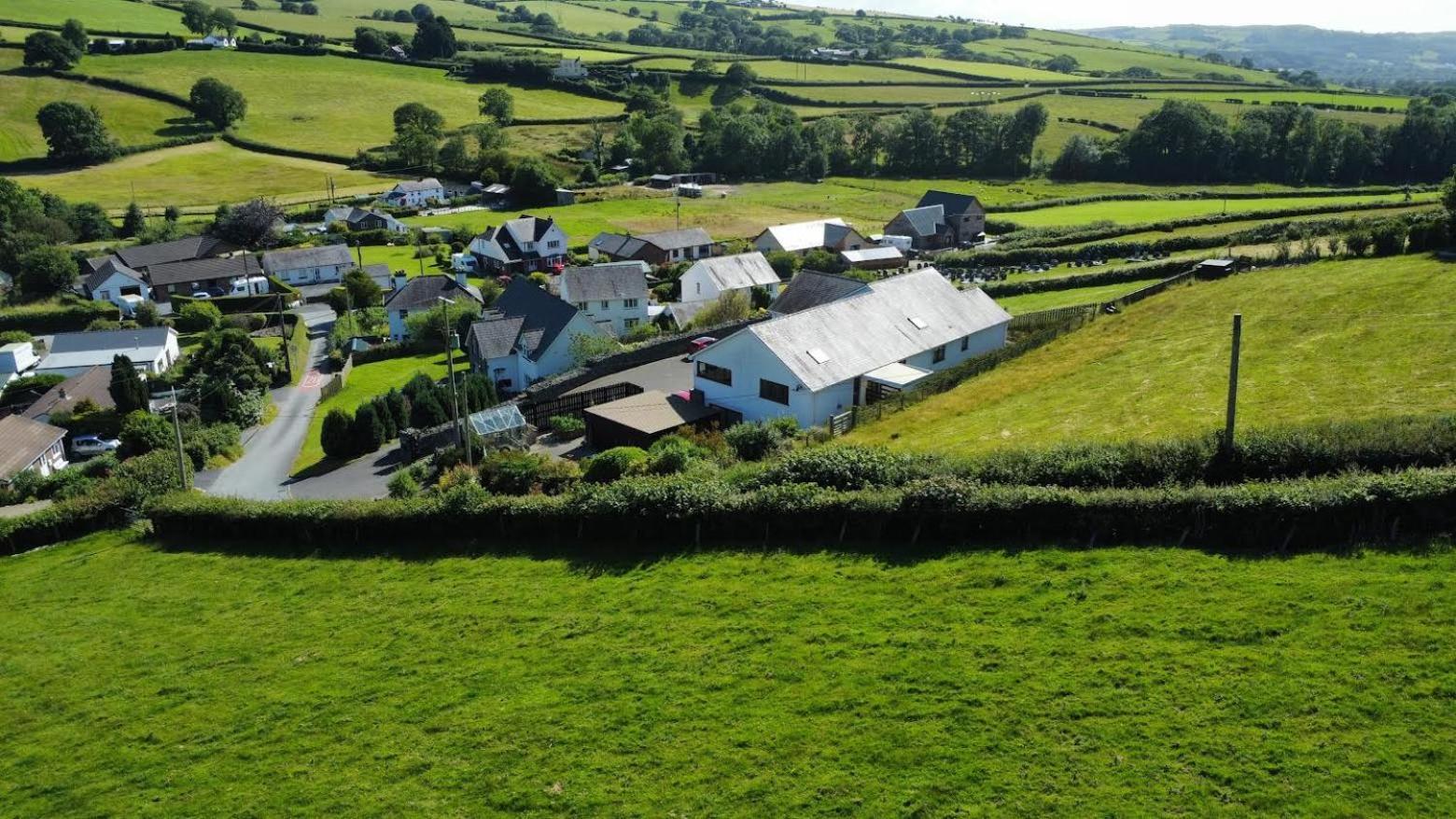 Bed and Breakfast Y Grange Llanfihangel-y-Creuddyn Esterno foto