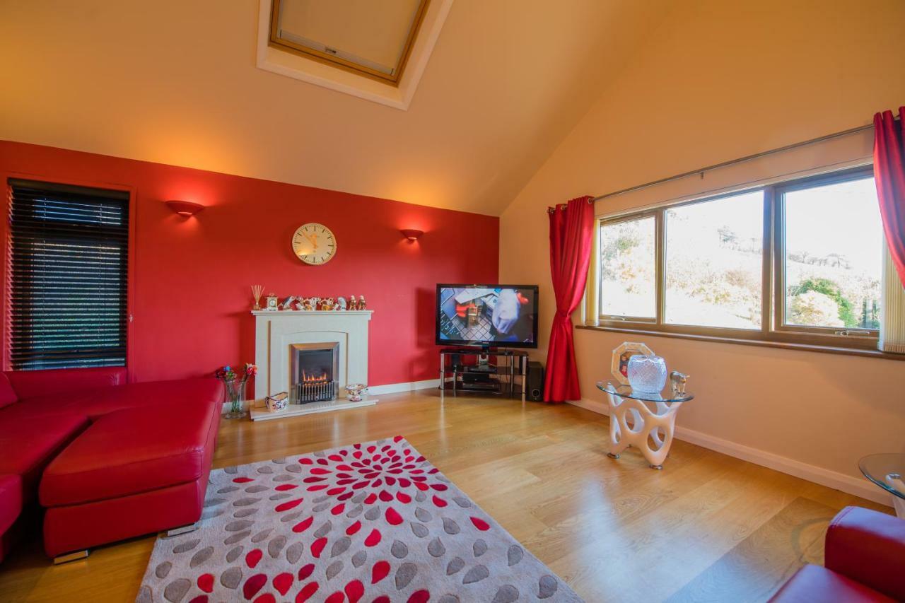Bed and Breakfast Y Grange Llanfihangel-y-Creuddyn Esterno foto
