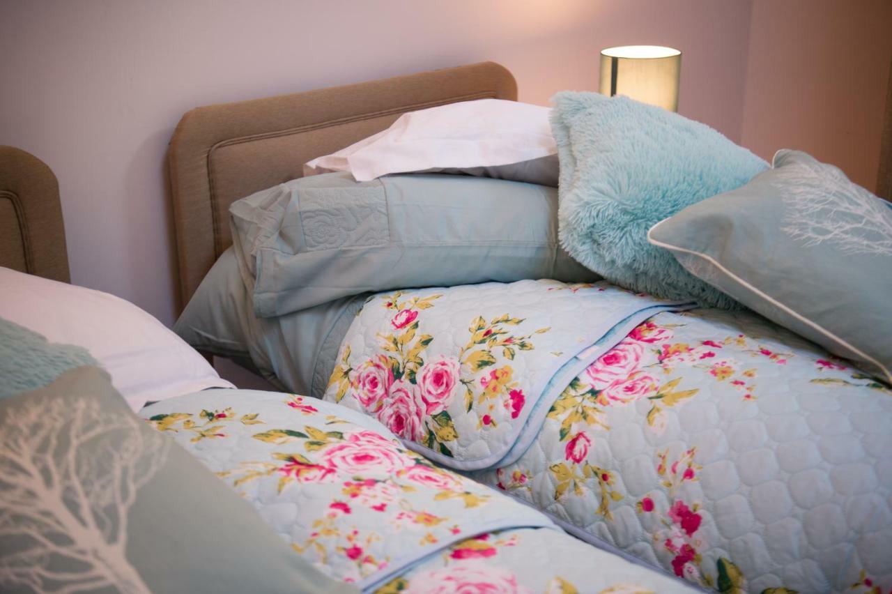 Bed and Breakfast Y Grange Llanfihangel-y-Creuddyn Esterno foto