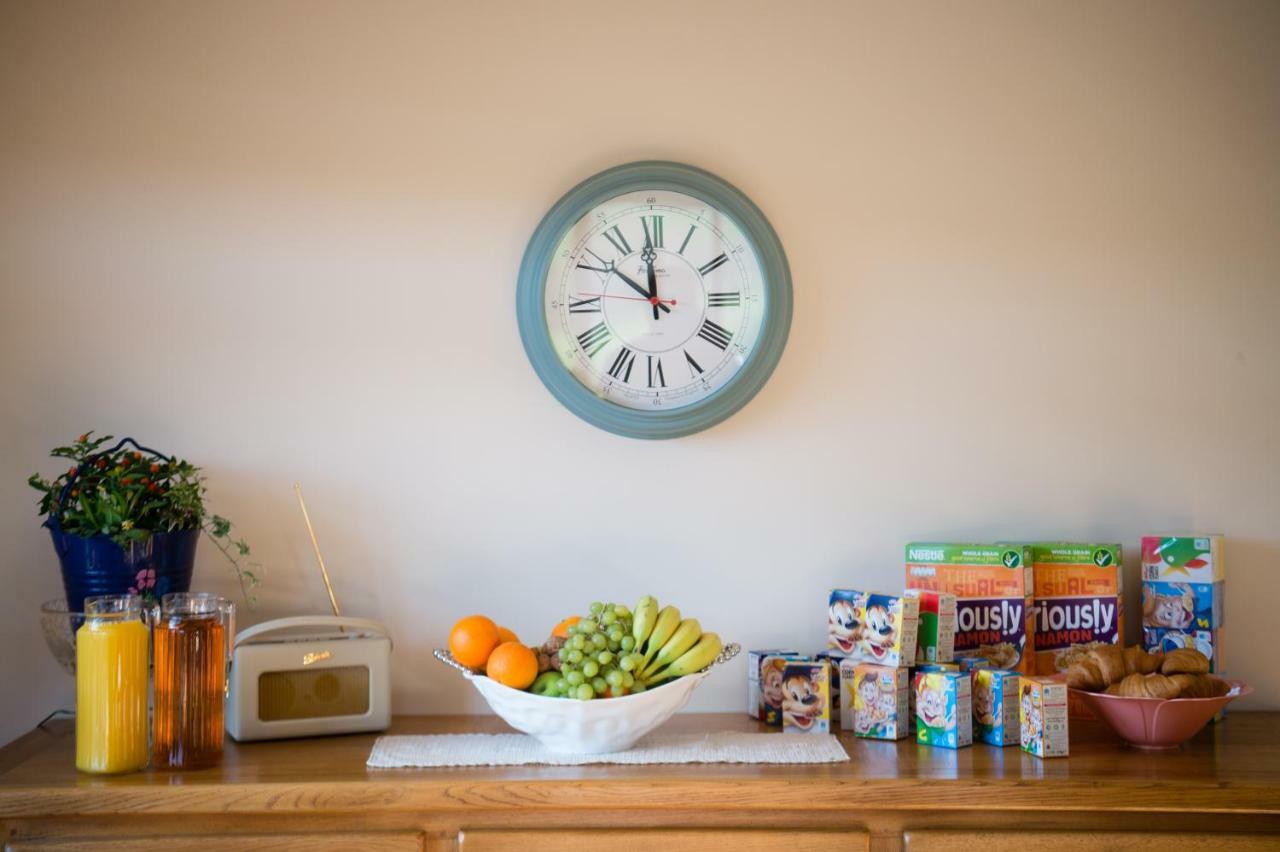 Bed and Breakfast Y Grange Llanfihangel-y-Creuddyn Esterno foto