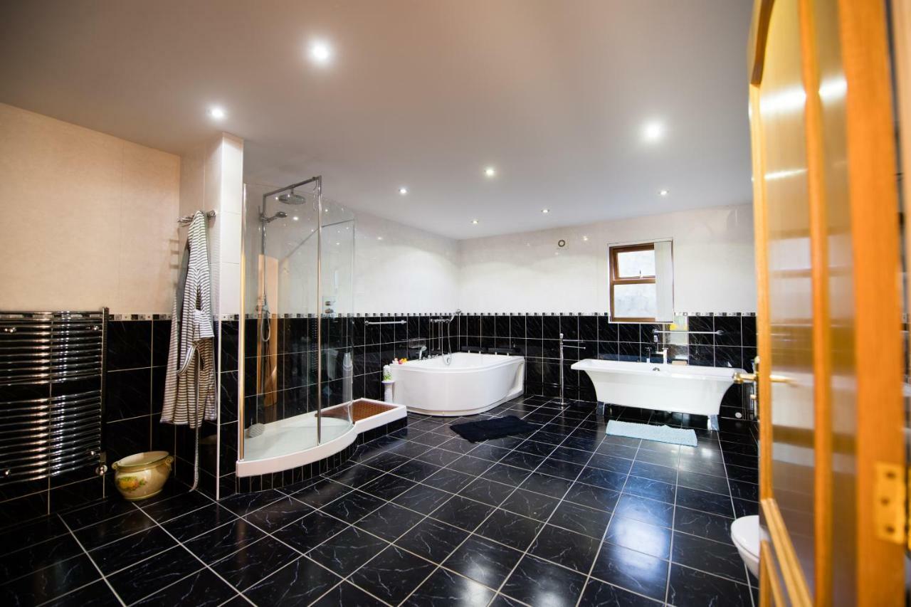 Bed and Breakfast Y Grange Llanfihangel-y-Creuddyn Esterno foto