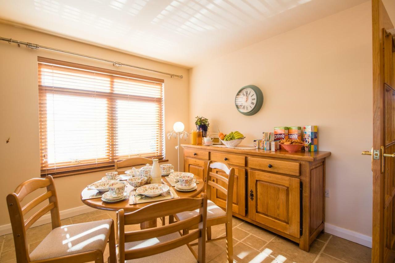 Bed and Breakfast Y Grange Llanfihangel-y-Creuddyn Esterno foto