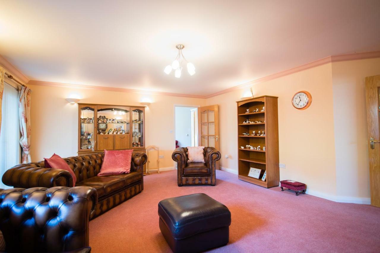Bed and Breakfast Y Grange Llanfihangel-y-Creuddyn Esterno foto