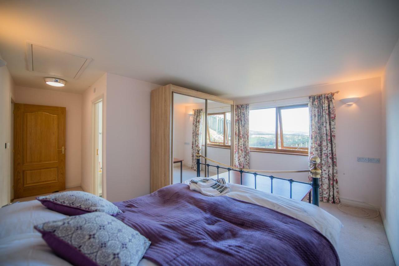 Bed and Breakfast Y Grange Llanfihangel-y-Creuddyn Esterno foto