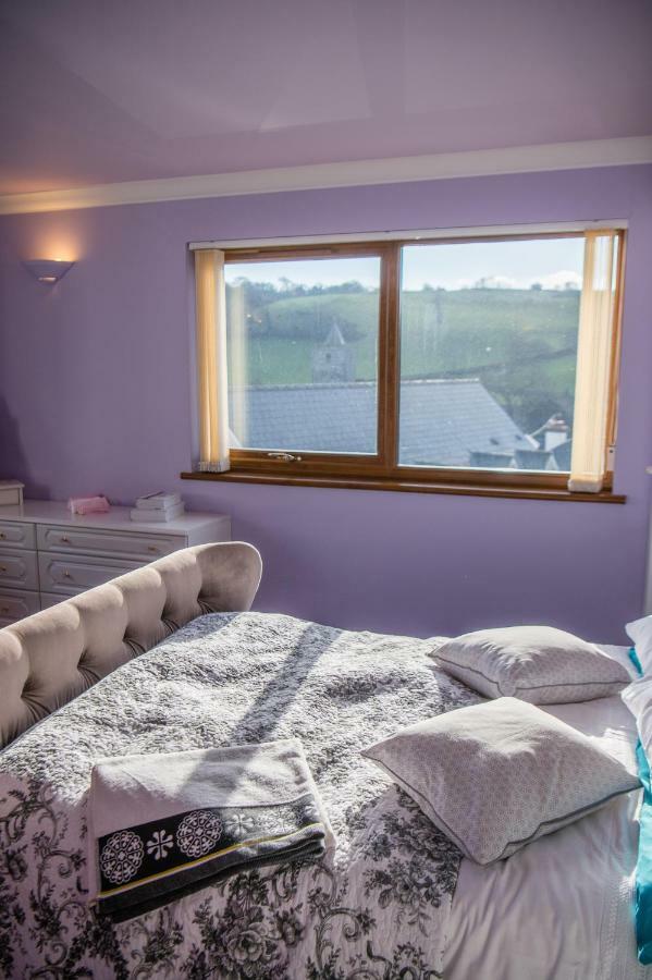 Bed and Breakfast Y Grange Llanfihangel-y-Creuddyn Esterno foto
