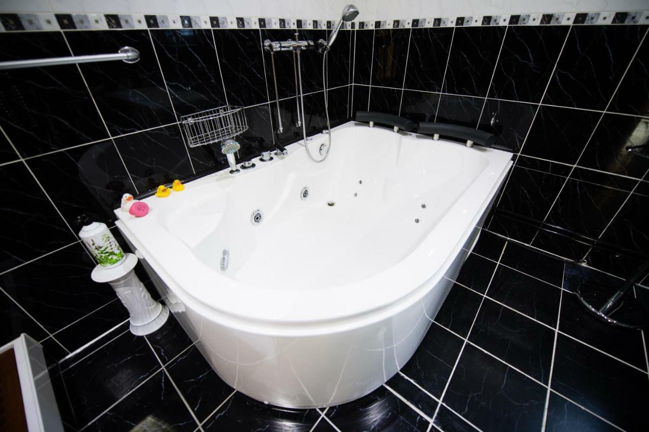 Bed and Breakfast Y Grange Llanfihangel-y-Creuddyn Esterno foto