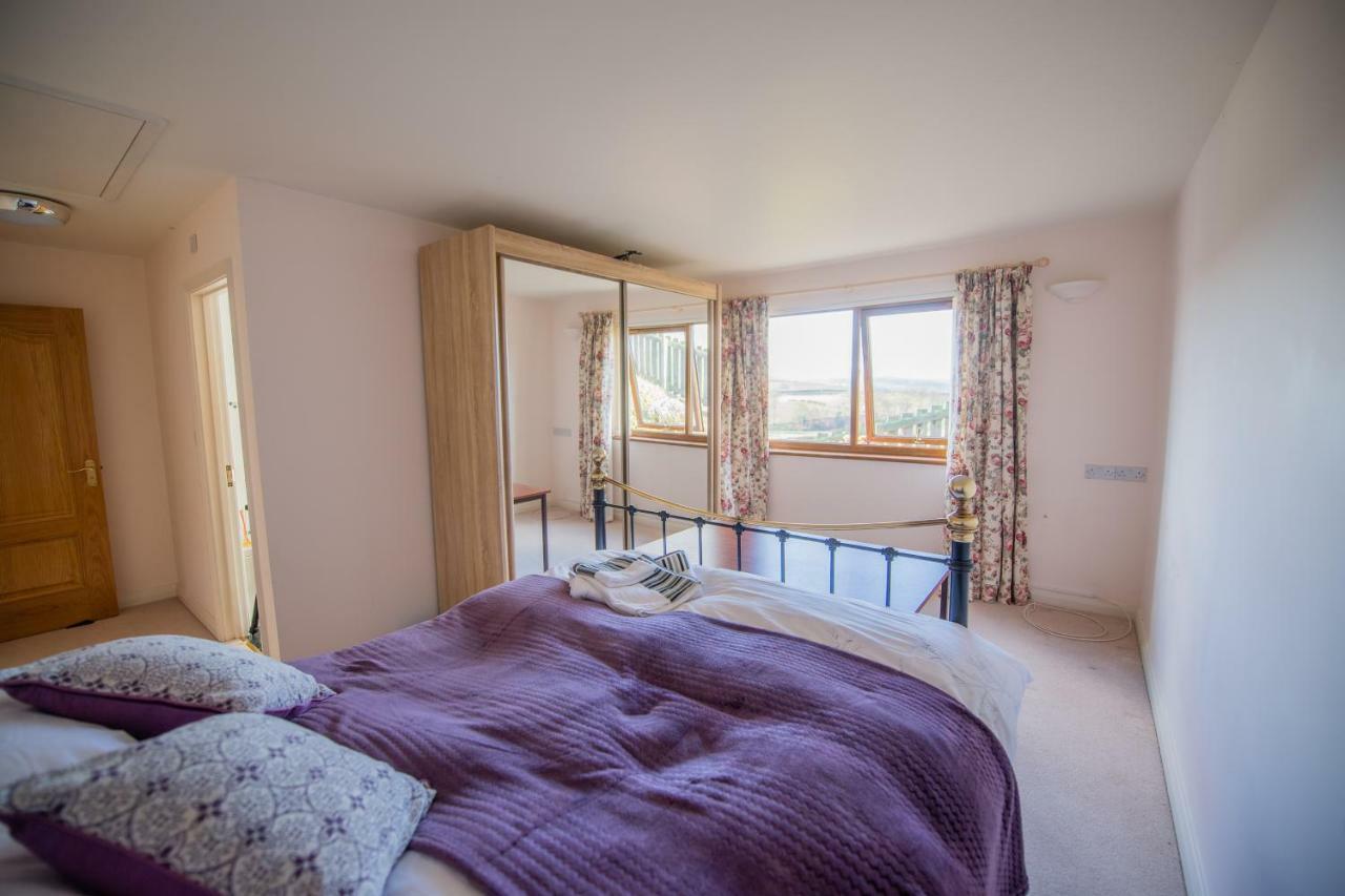 Bed and Breakfast Y Grange Llanfihangel-y-Creuddyn Esterno foto